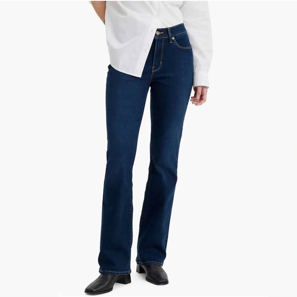Levi's Women's Classic Bootcut Jeans Size 14‎